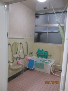 デイサービス浴室①.JPG